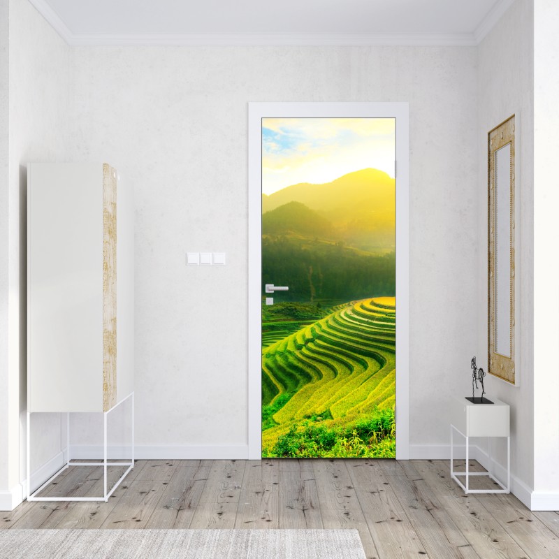 Naklejka na drzwi złote tarasy ryżowe o wschodzie słońca – Wallissimo® Naklejka na drzwi złote tarasy ryżowe o wschodzie słońca – Wallissimo®