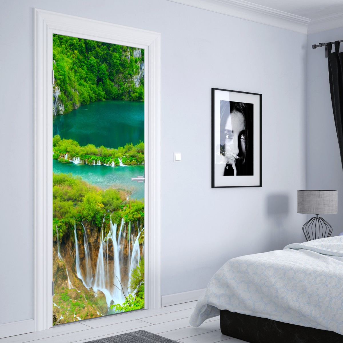 Naklejka na drzwi bujny wodospad i turkusowe jeziora – Wallissimo® Naklejka na drzwi bujny wodospad i turkusowe jeziora – Wallissimo®