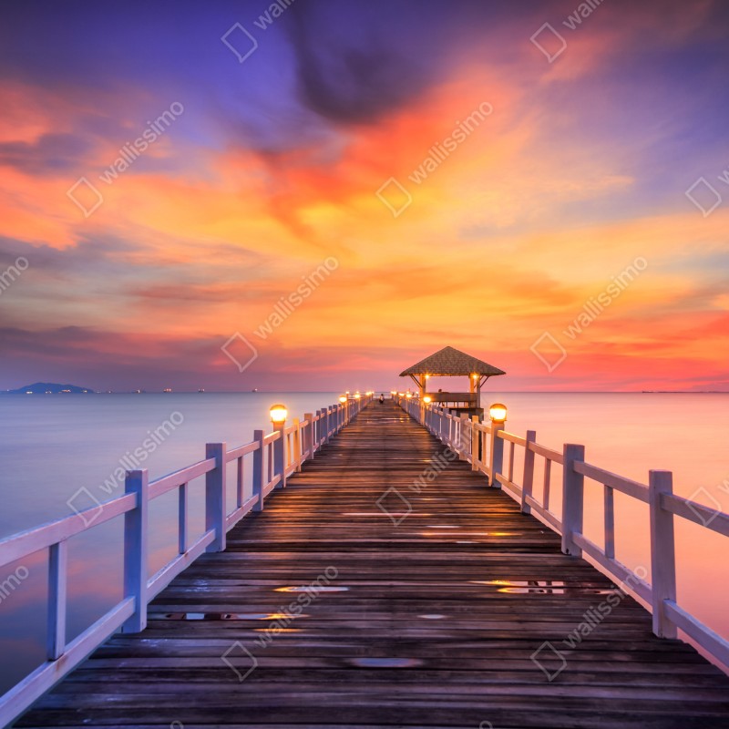 Naklejka na drzwi drewniany pomost o wschodzie słońca – Wallissimo® Naklejka na drzwi drewniany pomost o wschodzie słońca – Wallissimo®