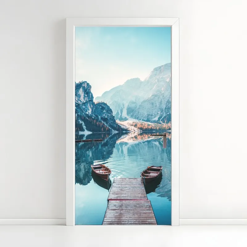 Naklejka na drzwi spokojny poranek nad jeziorem Braies, Dolomity
