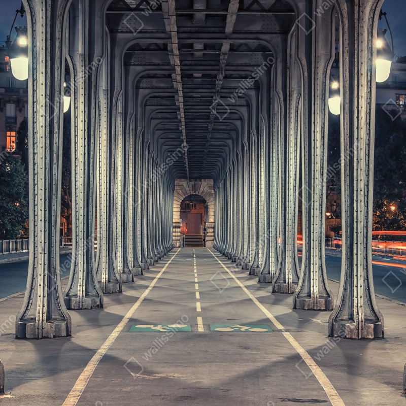 Naklejka na drzwi symetryczny korytarz stalowego mostu nocą – Wallissimo® Naklejka na drzwi symetryczny korytarz stalowego mostu nocą – Wallissimo®