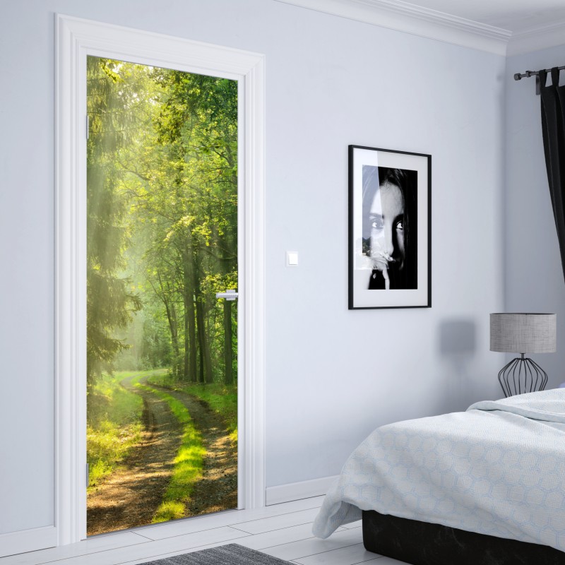 Naklejka na drzwi słoneczna ścieżka w lesie – Wallissimo® Naklejka na drzwi słoneczna ścieżka w lesie – Wallissimo®