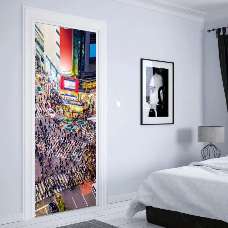 Naklejka na drzwi Shibuya nocne skrzyżowanie – Wallissimo® Naklejka na drzwi Shibuya nocne skrzyżowanie – Wallissimo®