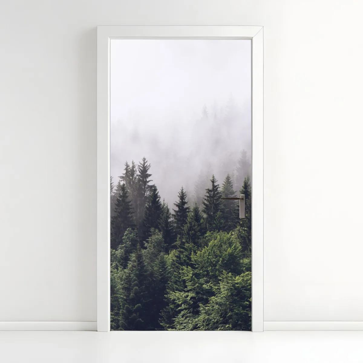 Naklejka na drzwi mglisty las iglasty na górskim zboczu – Wallissimo® Naklejka na drzwi mglisty las iglasty na górskim zboczu – Wallissimo®