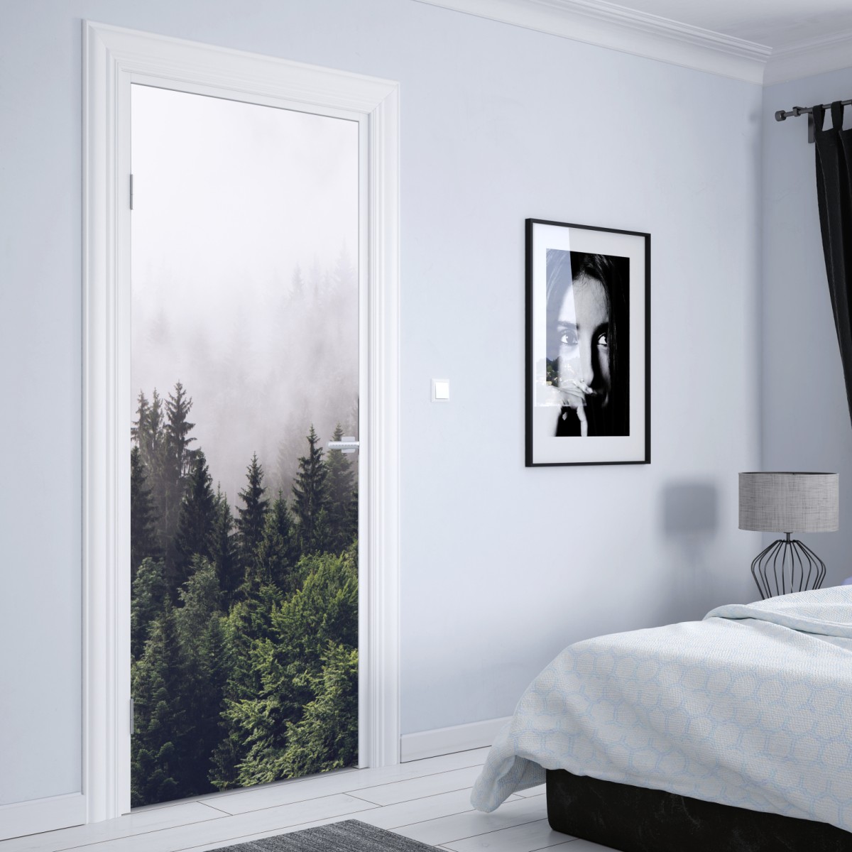 Naklejka na drzwi mglisty las iglasty na górskim zboczu – Wallissimo® Naklejka na drzwi mglisty las iglasty na górskim zboczu – Wallissimo®