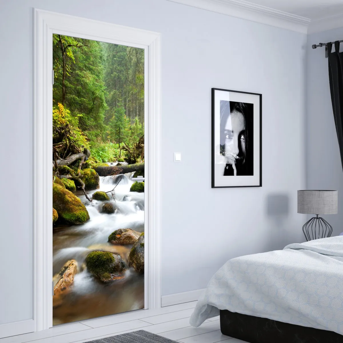 Naklejka na drzwi porośnięty mchem strumień leśny – Wallissimo® Naklejka na drzwi porośnięty mchem strumień leśny – Wallissimo®