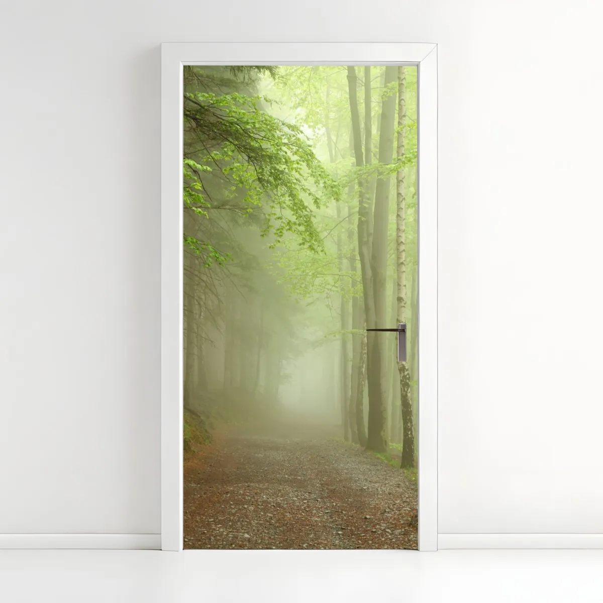 Naklejka na drzwi mglisty leśny szlak – Wallissimo® Naklejka na drzwi mglisty leśny szlak – Wallissimo®