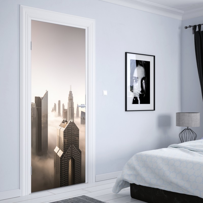 Naklejka na drzwi mglista panorama Dubaju nad chmurami – Wallissimo® Naklejka na drzwi mglista panorama Dubaju nad chmurami – Wallissimo®