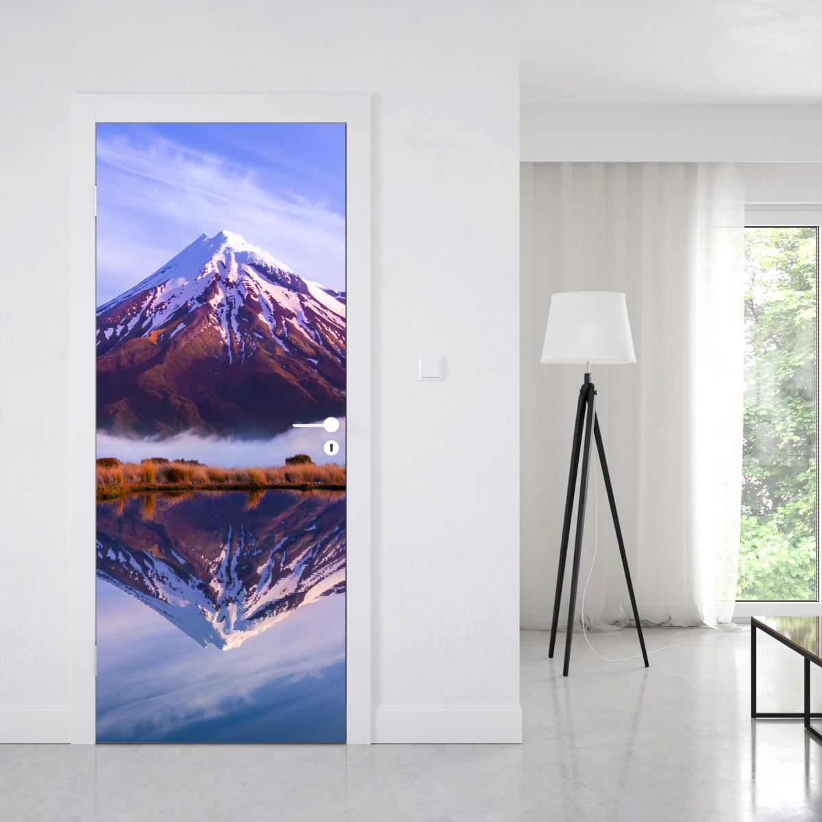 Naklejka na drzwi majestatyczne odbicie góry o wschodzie słońca – Wallissimo® Naklejka na drzwi majestatyczne odbicie góry o wschodzie słońca – Wallissimo®