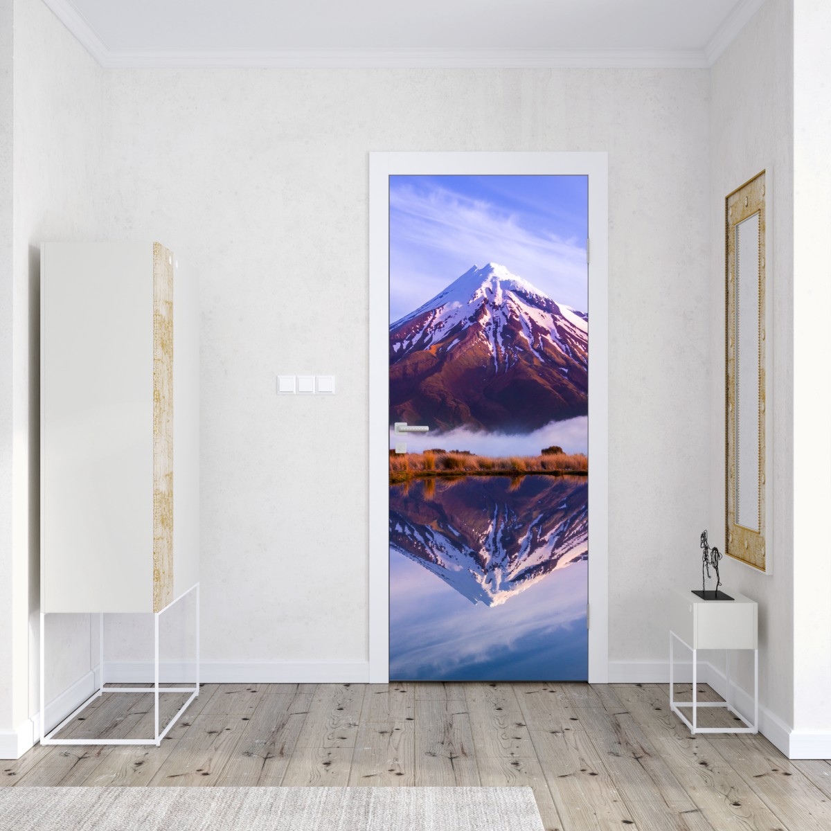 Naklejka na drzwi majestatyczne odbicie góry o wschodzie słońca – Wallissimo® Naklejka na drzwi majestatyczne odbicie góry o wschodzie słońca – Wallissimo®