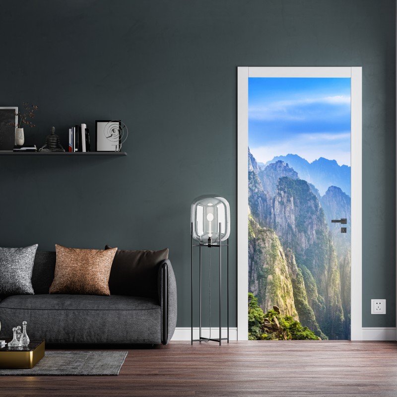 Naklejka na drzwi mglista panorama górska – Wallissimo® Naklejka na drzwi mglista panorama górska – Wallissimo®