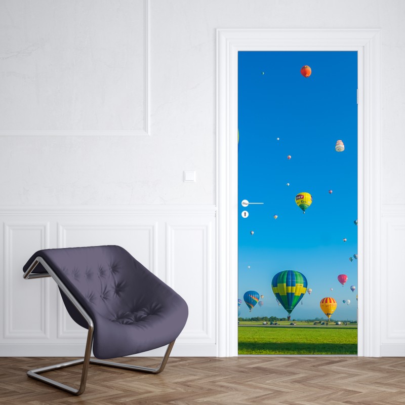 Naklejka na drzwi kolorowe balony nad Chambley – Wallissimo® Naklejka na drzwi kolorowe balony nad Chambley – Wallissimo®
