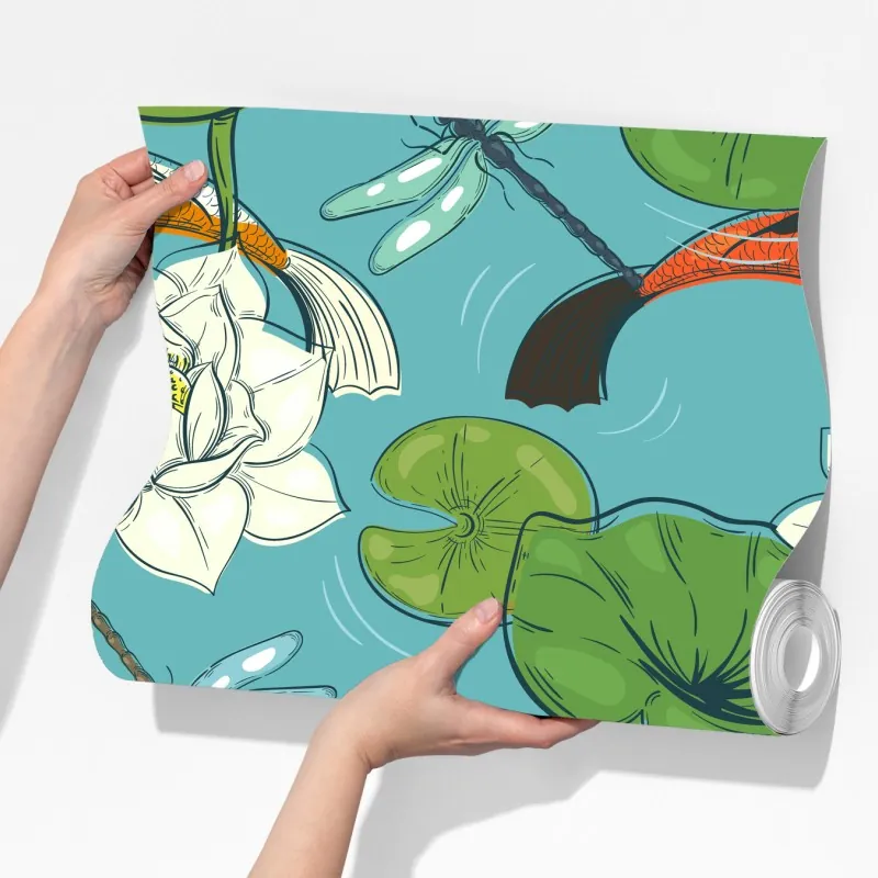 Fototapeta koi, lilie wodne i ważki na błękitnym stawie – Wallissimo® Fototapeta koi, lilie wodne i ważki na błękitnym stawie – Wallissimo®
