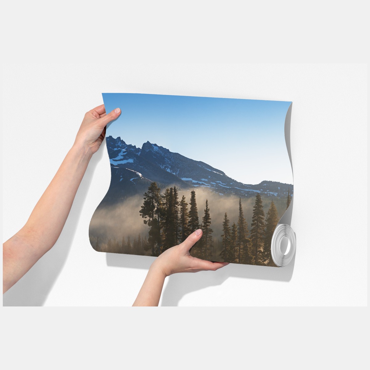 Fototapeta mglista góra odbita w jeziorze o świcie – Wallissimo® Fototapeta mglista góra odbita w jeziorze o świcie – Wallissimo®