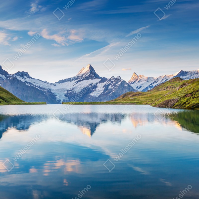 Fototapeta majestatyczne odbicie Alp przy Bachalpsee – Wallissimo® Fototapeta majestatyczne odbicie Alp przy Bachalpsee – Wallissimo®