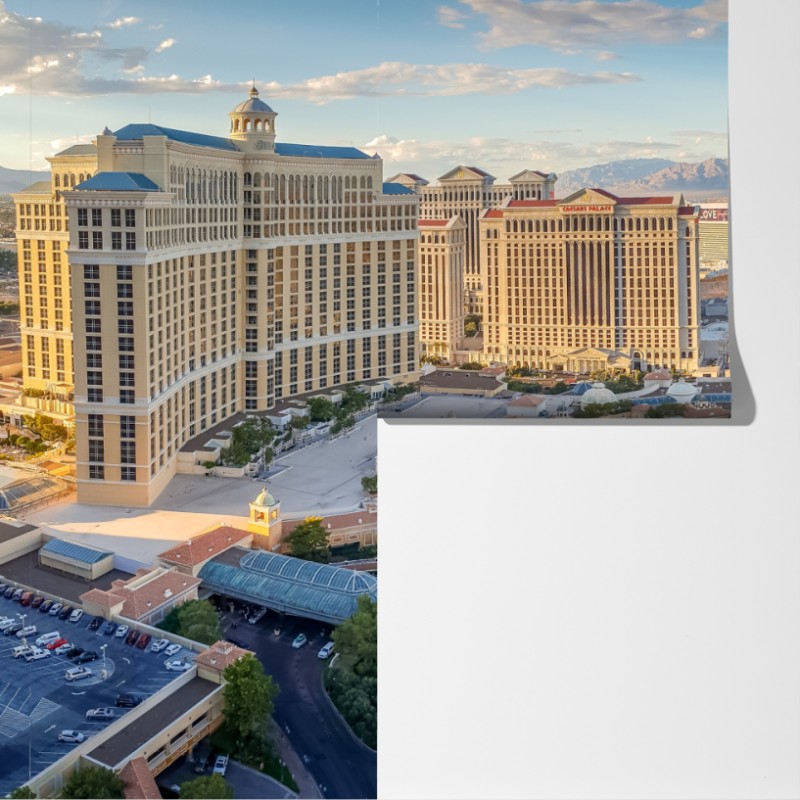 Fototapeta słoneczna panorama Las Vegas z tańczącymi fontannami i wieżą Eiffla – Wallissimo® Fototapeta słoneczna panorama Las Vegas z tańczącymi fontannami i wieżą Eiffla – Wallissimo®