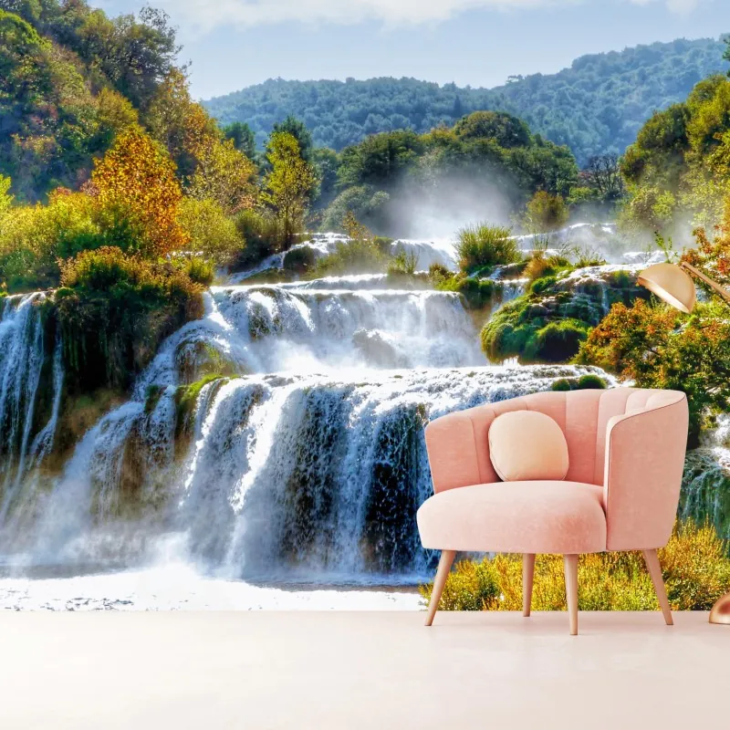 Fototapeta kaskadowy wodospad w bujnym lesie