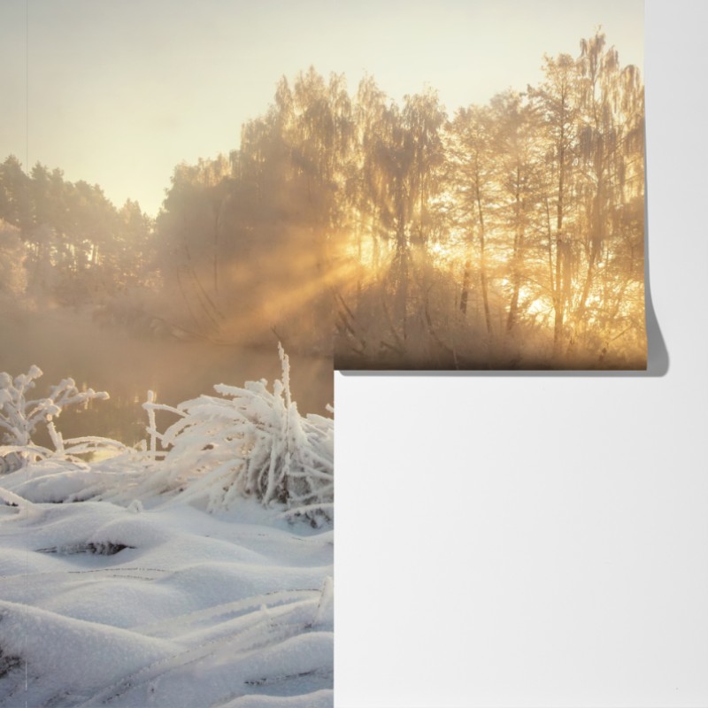 Fototapeta złoty zimowy wschód słońca nad mroźną rzeką – Wallissimo® Fototapeta złoty zimowy wschód słońca nad mroźną rzeką – Wallissimo®