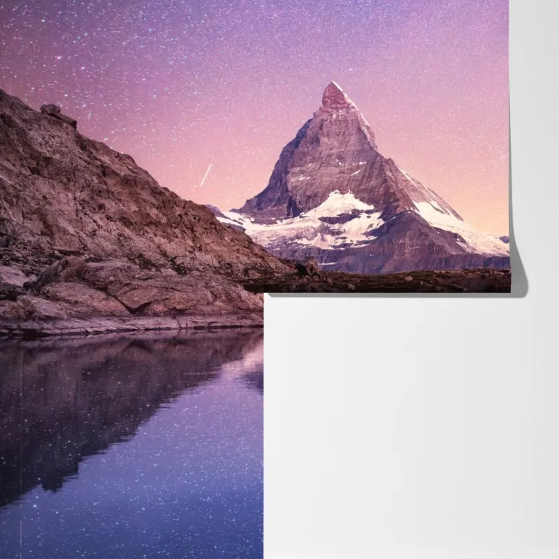 Fototapeta nocne odbicie Matterhornu pod gwiazdami – Wallissimo® Fototapeta nocne odbicie Matterhornu pod gwiazdami – Wallissimo®