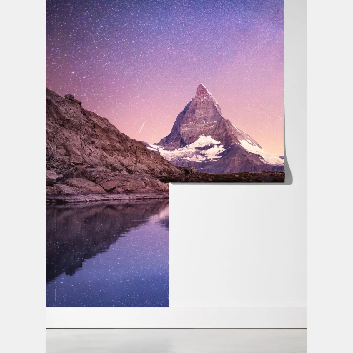 Fototapeta nocne odbicie Matterhornu pod gwiazdami – Wallissimo® Fototapeta nocne odbicie Matterhornu pod gwiazdami – Wallissimo®