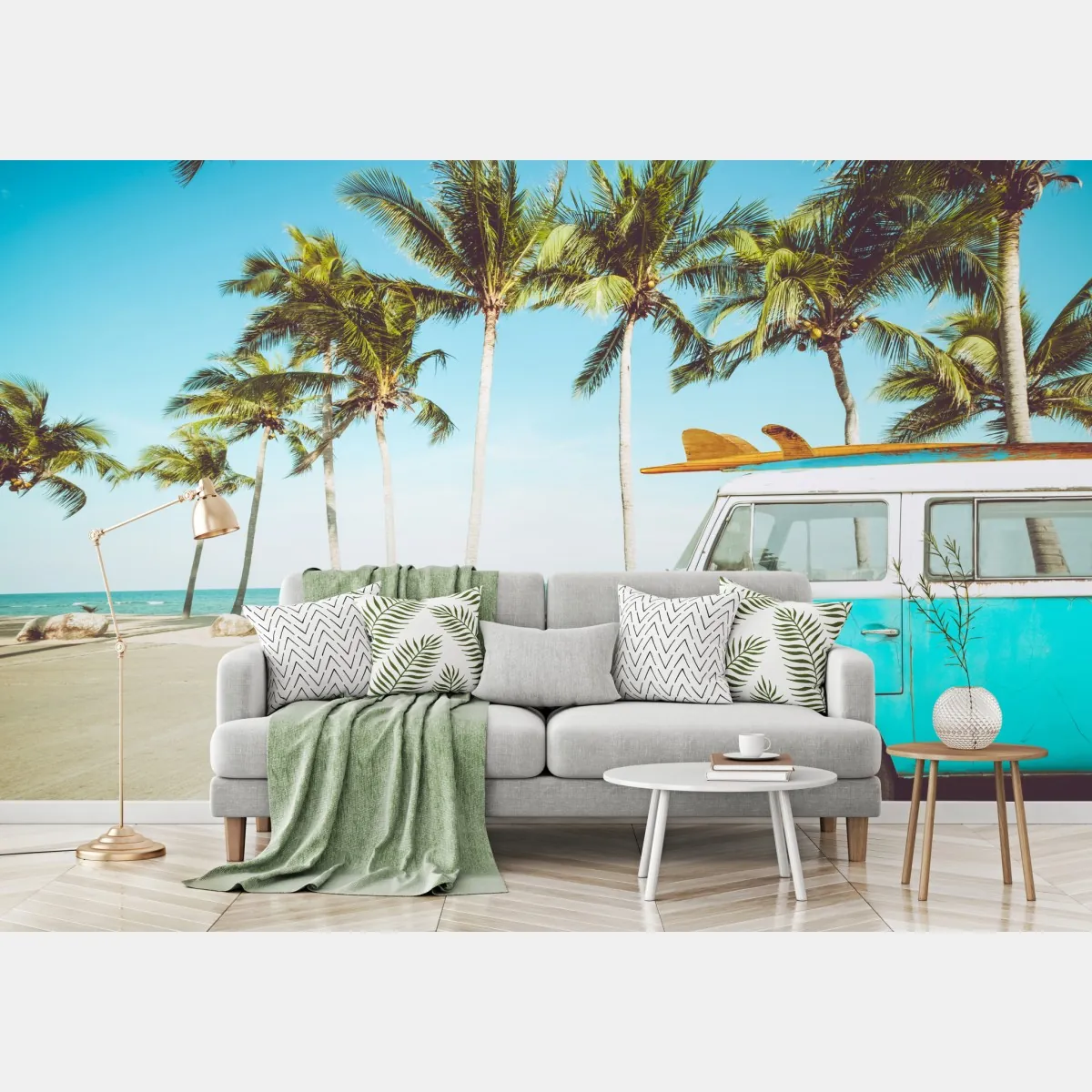 Fototapeta stary furgon z deską surfingową na tropikalnej plaży – Wallissimo® Fototapeta stary furgon z deską surfingową na tropikalnej plaży – Wallissimo®