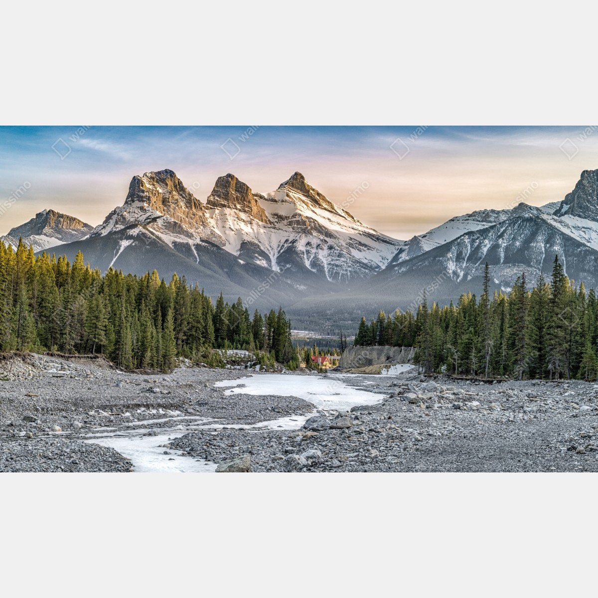 Fototapeta majestatyczne górskie szczyty i sosnowy las – Wallissimo® Fototapeta majestatyczne górskie szczyty i sosnowy las – Wallissimo®