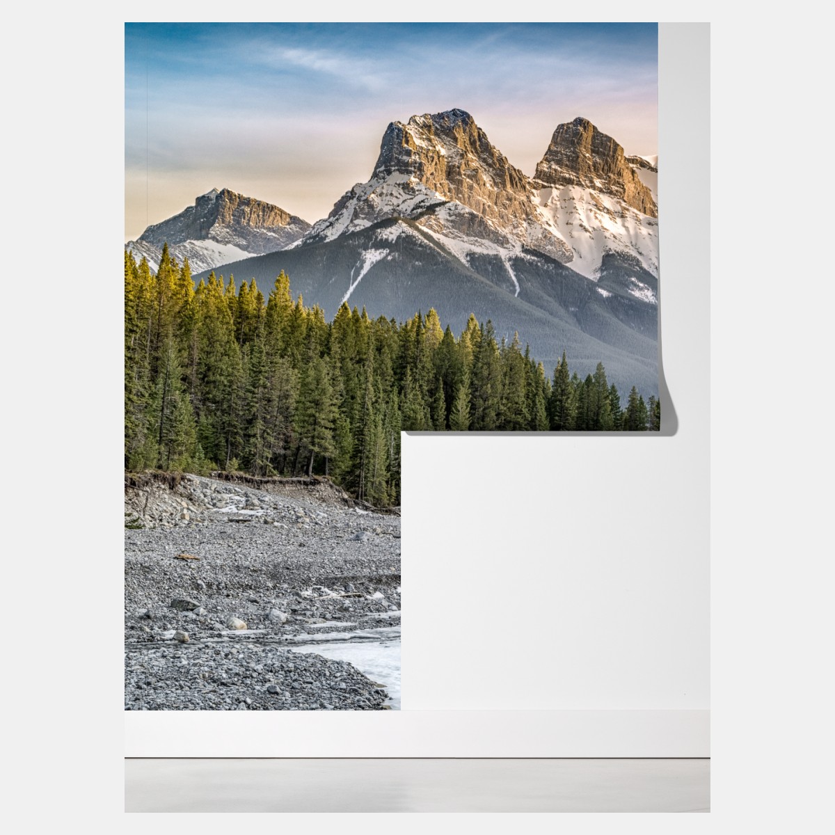 Fototapeta majestatyczne górskie szczyty i sosnowy las – Wallissimo® Fototapeta majestatyczne górskie szczyty i sosnowy las – Wallissimo®