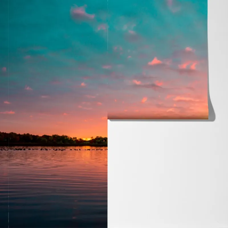 Fototapeta turkusowy zachód słońca nad spokojnym jeziorem – Wallissimo® Fototapeta turkusowy zachód słońca nad spokojnym jeziorem – Wallissimo®