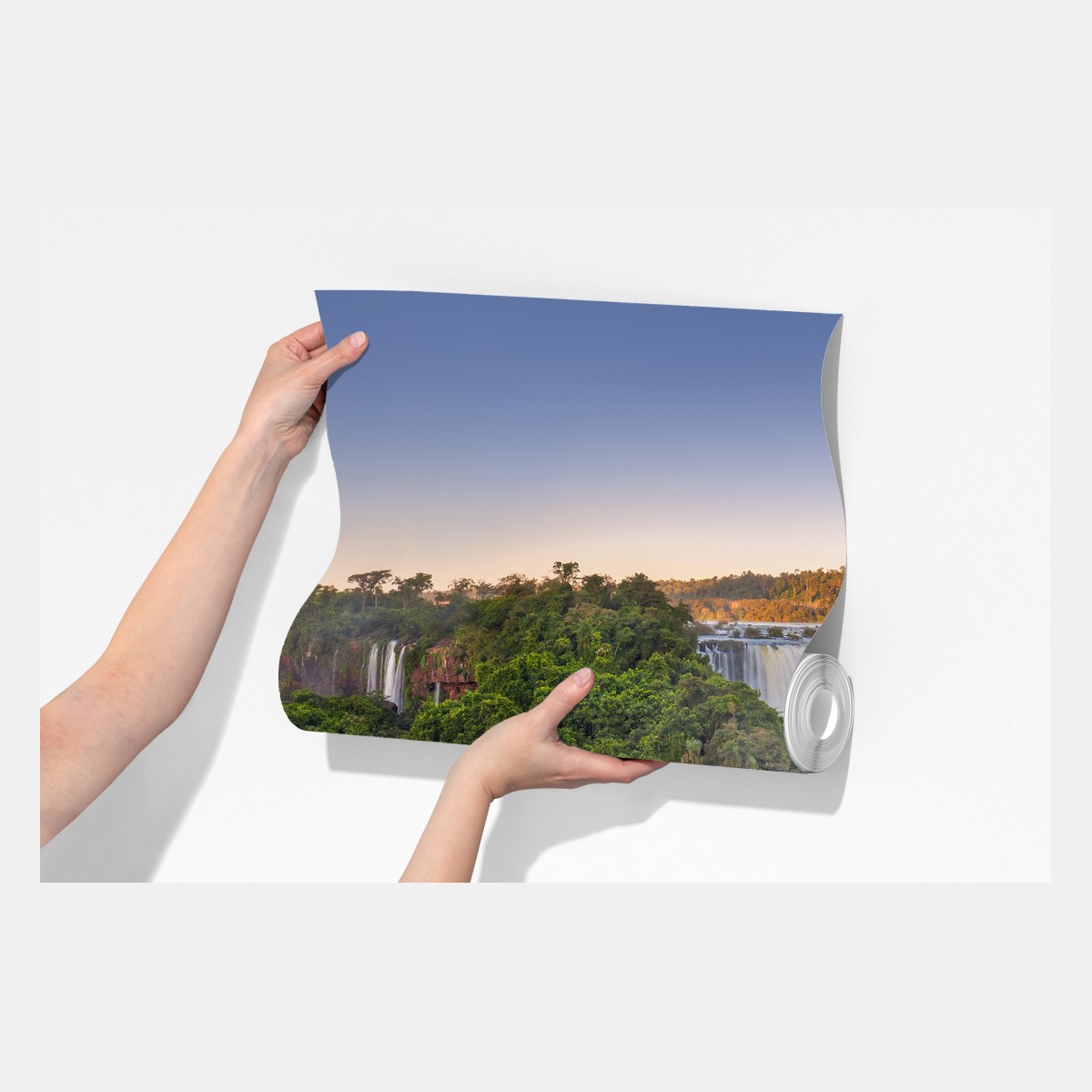 Fototapeta mglista panorama wodospadów w bujnym lesie – Wallissimo® Fototapeta mglista panorama wodospadów w bujnym lesie – Wallissimo®