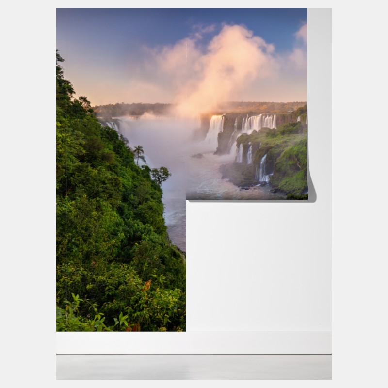 Fototapeta mglista panorama wodospadów w bujnym lesie – Wallissimo® Fototapeta mglista panorama wodospadów w bujnym lesie – Wallissimo®