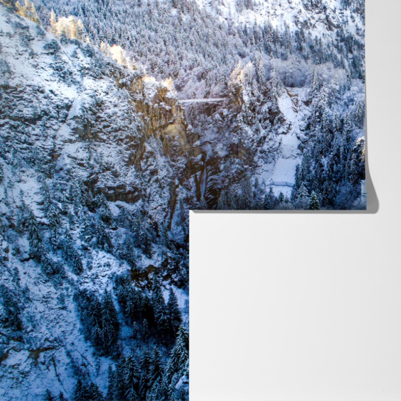 Fototapeta zimowy zamek w ośnieżonych górach – Wallissimo® Fototapeta zimowy zamek w ośnieżonych górach – Wallissimo®