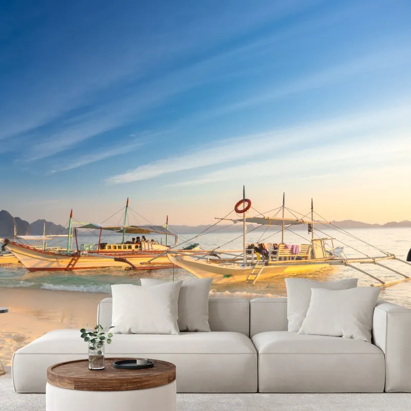 Fototapeta tropikalna plaża o zachodzie słońca z łodziami – Wallissimo® Fototapeta tropikalna plaża o zachodzie słońca z łodziami – Wallissimo®