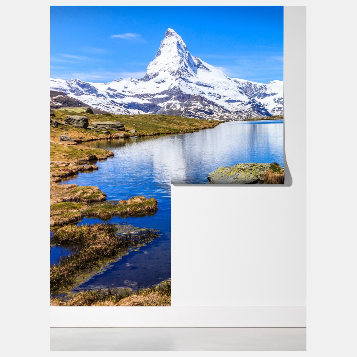 Fototapeta spokojne odbicie Matterhornu nad jeziorem Stellisee, Zermatt – Wallissimo® Fototapeta spokojne odbicie Matterhornu nad jeziorem Stellisee, Zermatt – Wallissimo®
