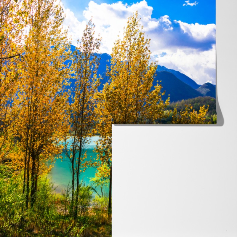 Fototapeta turkusowe jezioro i górski pejzaż – Wallissimo® Fototapeta turkusowe jezioro i górski pejzaż – Wallissimo®