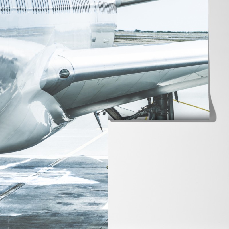 Fototapeta zbliżenie silnika odrzutowego na terminalu – Wallissimo® Fototapeta zbliżenie silnika odrzutowego na terminalu – Wallissimo®