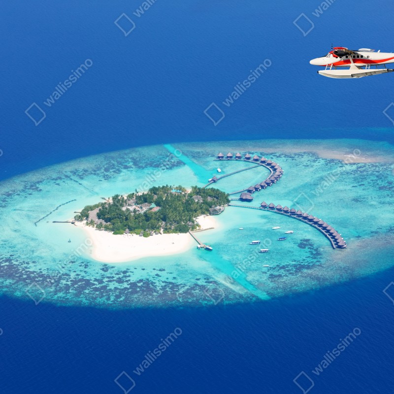 Fototapeta tropikalna wyspa z lotu ptaka i wodnosamolotem – Wallissimo® Fototapeta tropikalna wyspa z lotu ptaka i wodnosamolotem – Wallissimo®