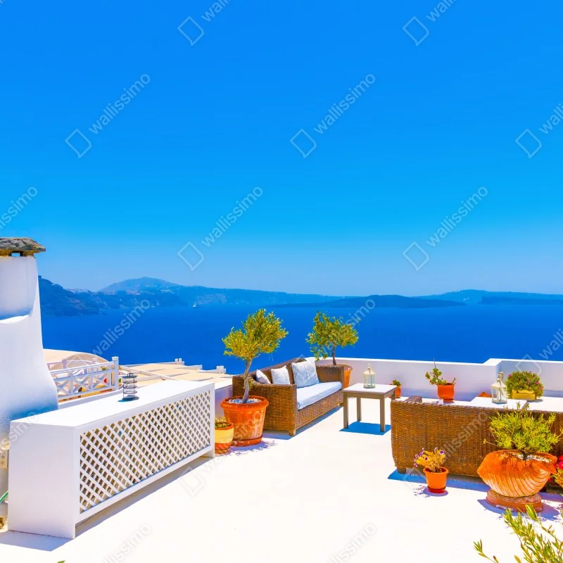 Fototapeta taras w Oia z widokiem na morze, Santorini – Wallissimo® Fototapeta taras w Oia z widokiem na morze, Santorini – Wallissimo®