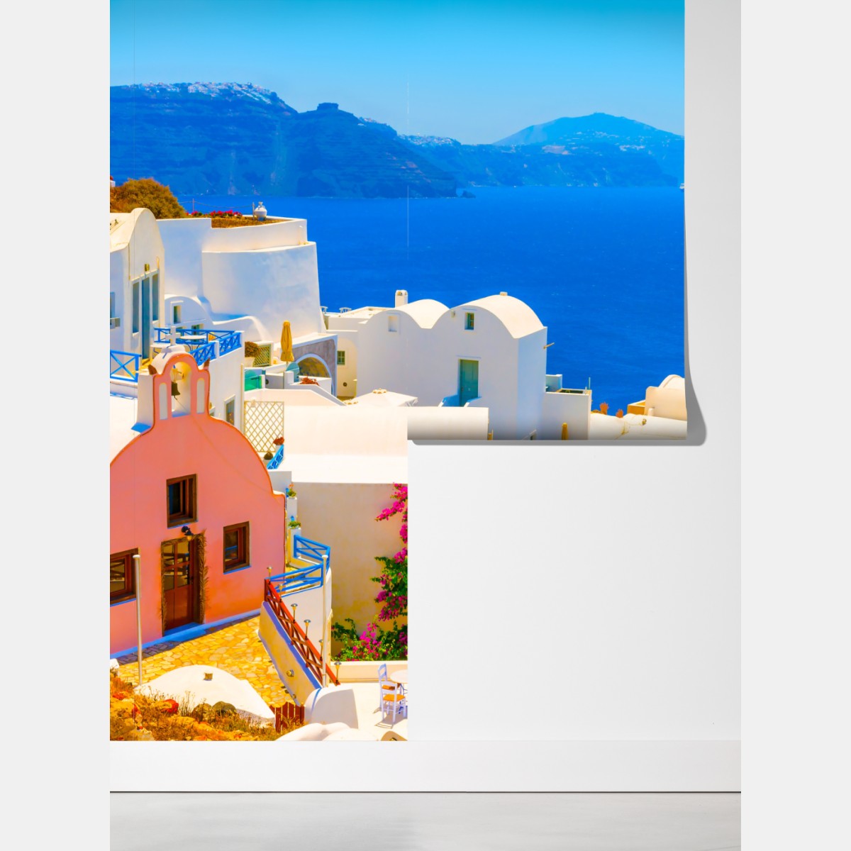 Fototapeta słoneczny widok na Santorini: białe domy i błękit morza – Wallissimo® Fototapeta słoneczny widok na Santorini: białe domy i błękit morza – Wallissimo®