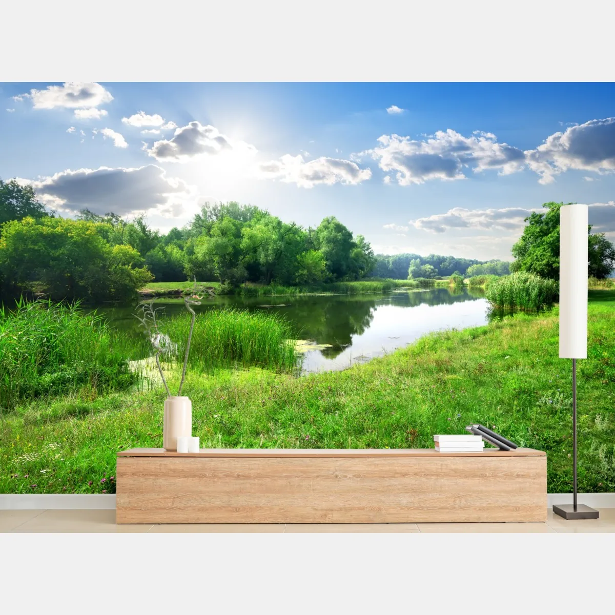 Fototapeta słoneczna łąka nad rzeką – Wallissimo® Fototapeta słoneczna łąka nad rzeką – Wallissimo®