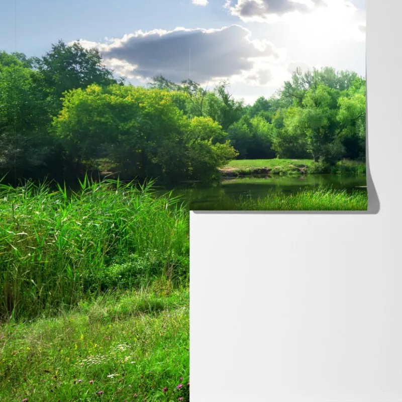 Fototapeta słoneczna łąka nad rzeką – Wallissimo® Fototapeta słoneczna łąka nad rzeką – Wallissimo®