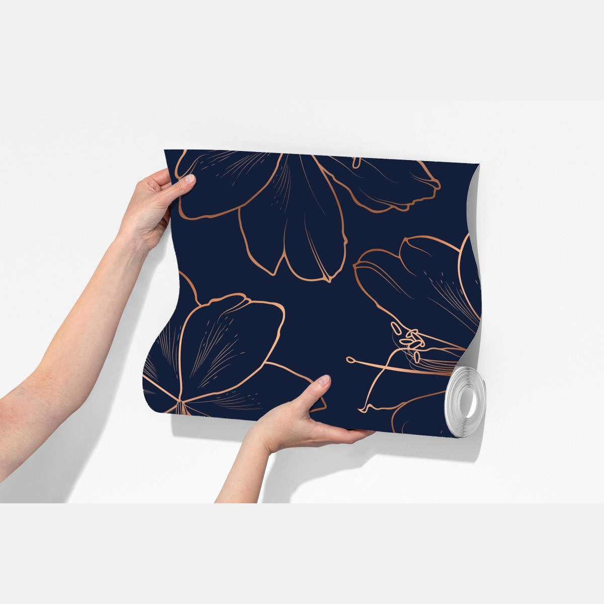 Fototapeta granatowy motyw z złotymi konturami kwiatów – Wallissimo® Fototapeta granatowy motyw z złotymi konturami kwiatów – Wallissimo®