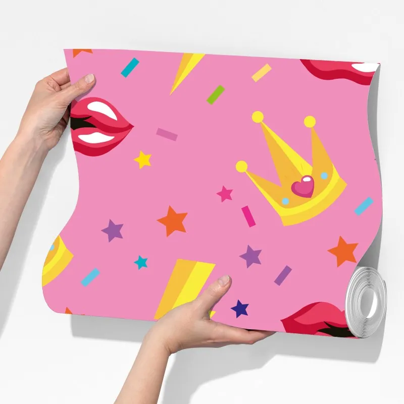 Fototapeta zabawny wzór księżniczki z koronami i ustami – Wallissimo® Fototapeta zabawny wzór księżniczki z koronami i ustami – Wallissimo®