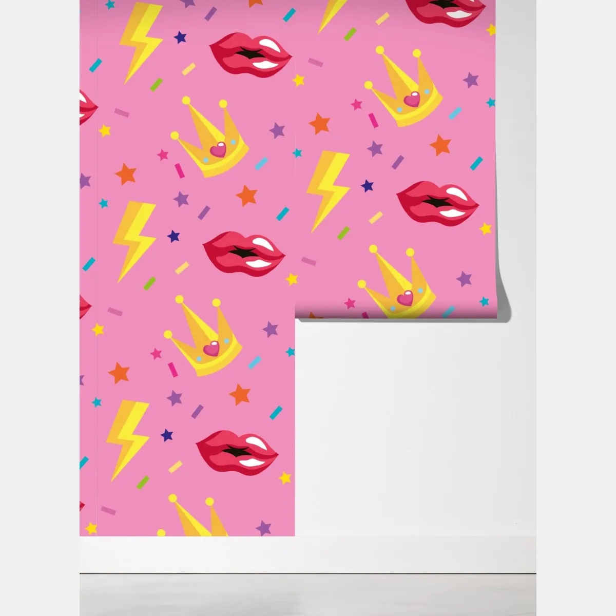 Fototapeta zabawny wzór księżniczki z koronami i ustami – Wallissimo® Fototapeta zabawny wzór księżniczki z koronami i ustami – Wallissimo®