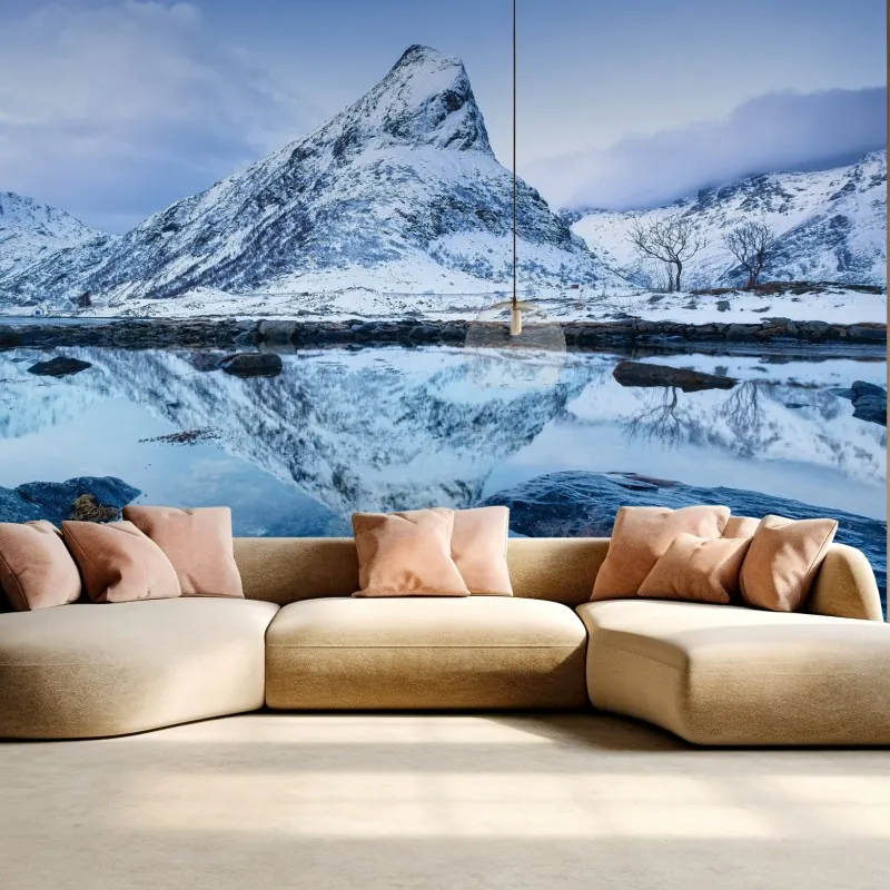 Fototapeta śnieżny szczyt odbity w wodzie, Norwegia – Wallissimo® Fototapeta śnieżny szczyt odbity w wodzie, Norwegia – Wallissimo®