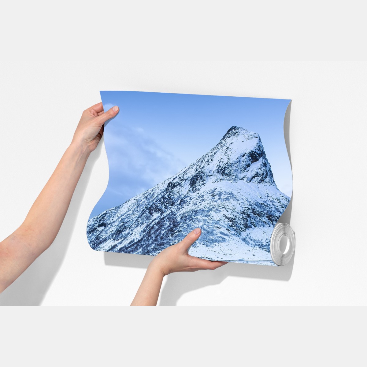 Fototapeta śnieżny szczyt odbity w wodzie, Norwegia – Wallissimo® Fototapeta śnieżny szczyt odbity w wodzie, Norwegia – Wallissimo®