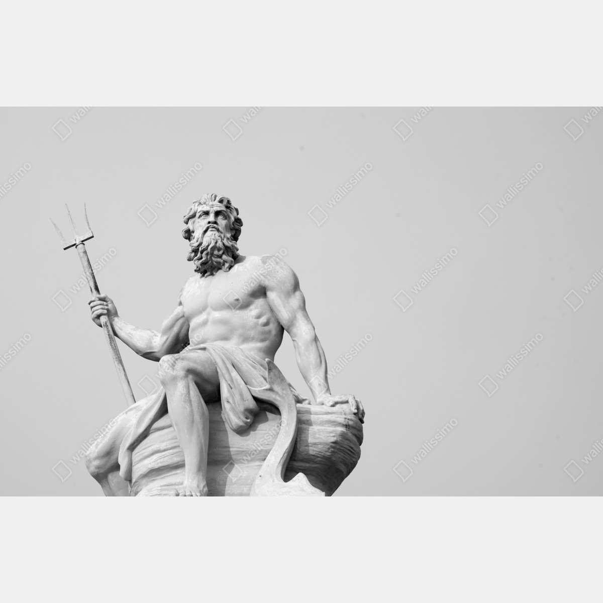 Fototapeta Neptun klasyczny posąg w monochromie – Wallissimo® Fototapeta Neptun klasyczny posąg w monochromie – Wallissimo®