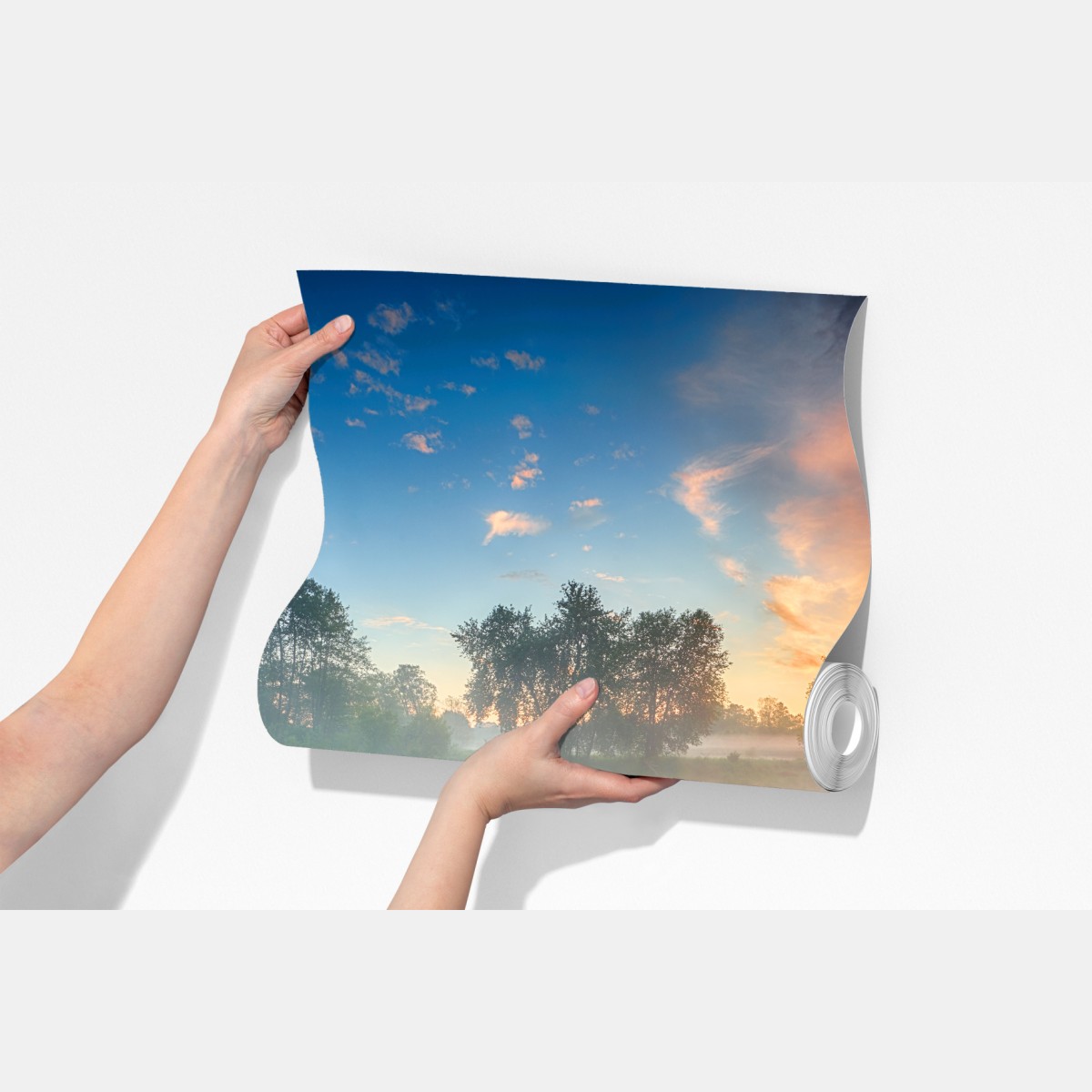 Fototapeta mglista rzeka o wschodzie słońca nad zielonymi brzegami – Wallissimo® Fototapeta mglista rzeka o wschodzie słońca nad zielonymi brzegami – Wallissimo®