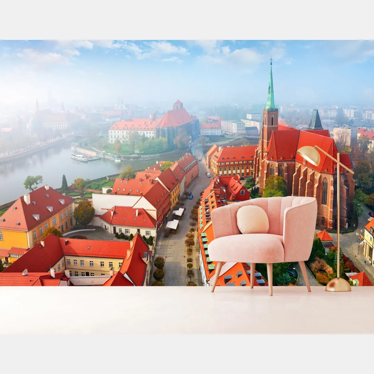 Fototapeta mglista panorama europejskiego miasta z czerwonymi dachami – Wallissimo® Fototapeta mglista panorama europejskiego miasta z czerwonymi dachami – Wallissimo®