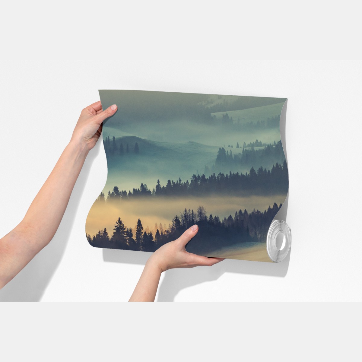 Fototapeta mglisty górski las o wschodzie słońca – Wallissimo® Fototapeta mglisty górski las o wschodzie słońca – Wallissimo®