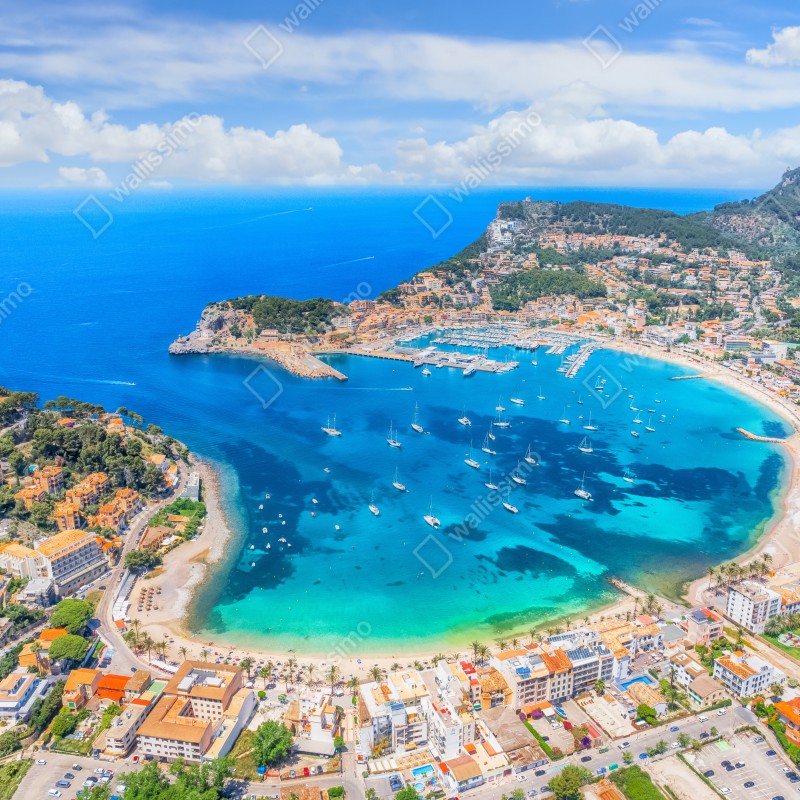 Fototapeta widok z lotu ptaka na zatokę Port de Sóller – Wallissimo® Fototapeta widok z lotu ptaka na zatokę Port de Sóller – Wallissimo®